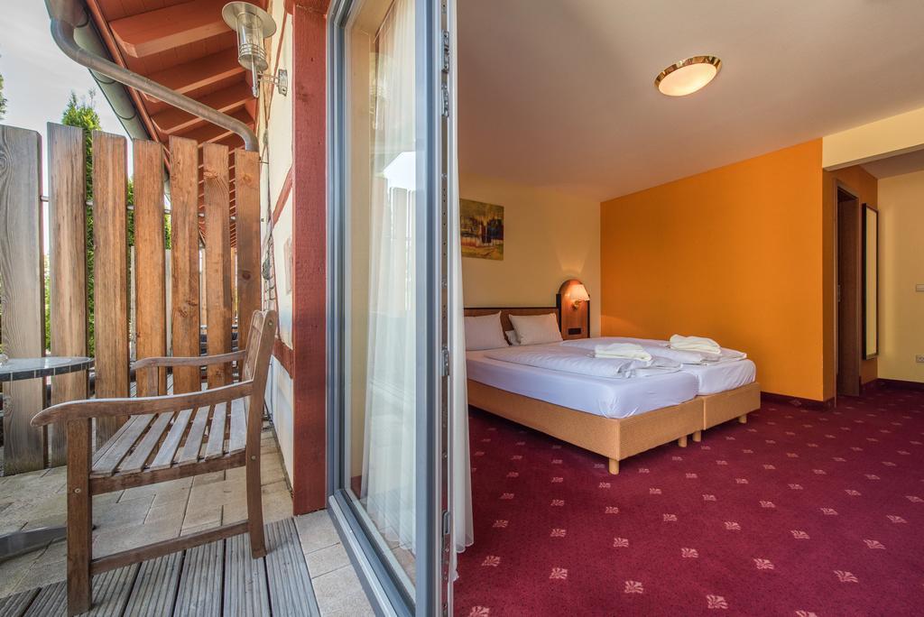 Landhotel Und Gasthof Hirsch Huettenreute Hoßkirch Exteriör bild