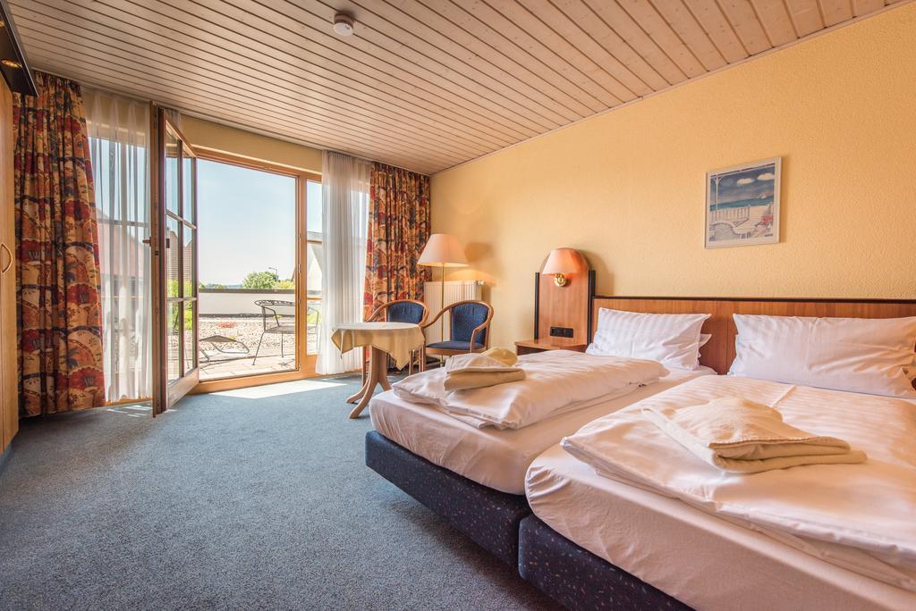 Landhotel Und Gasthof Hirsch Huettenreute Hoßkirch Exteriör bild