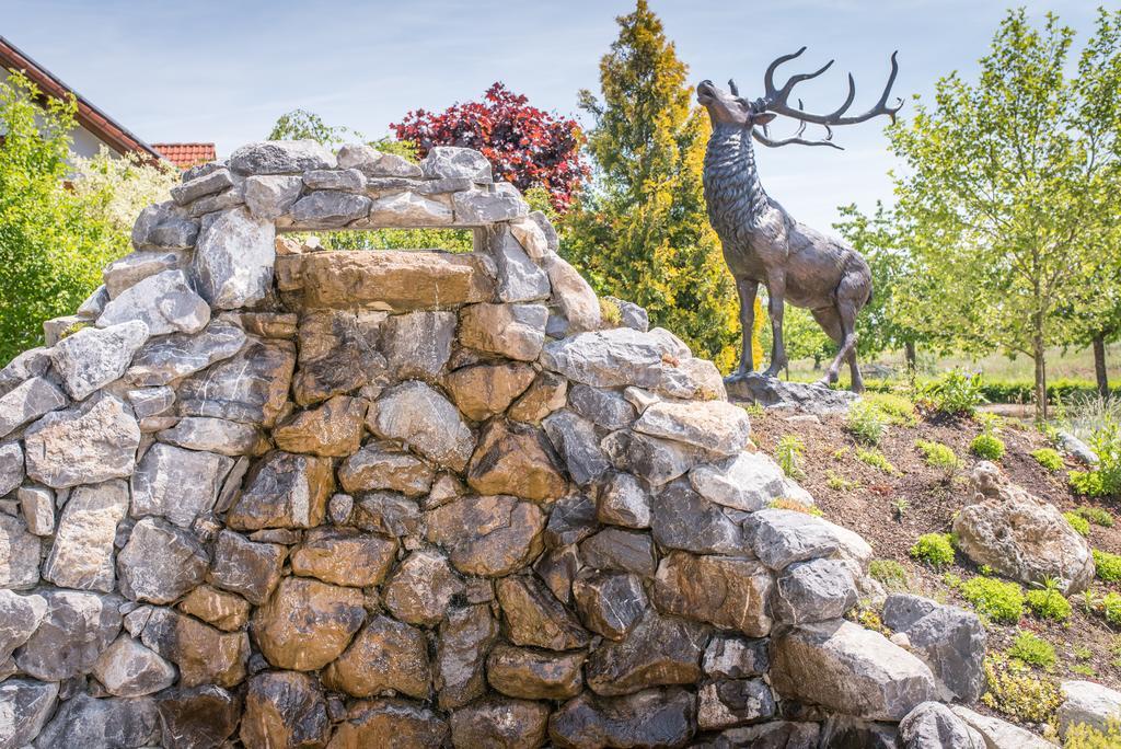 Landhotel Und Gasthof Hirsch Huettenreute Hoßkirch Exteriör bild