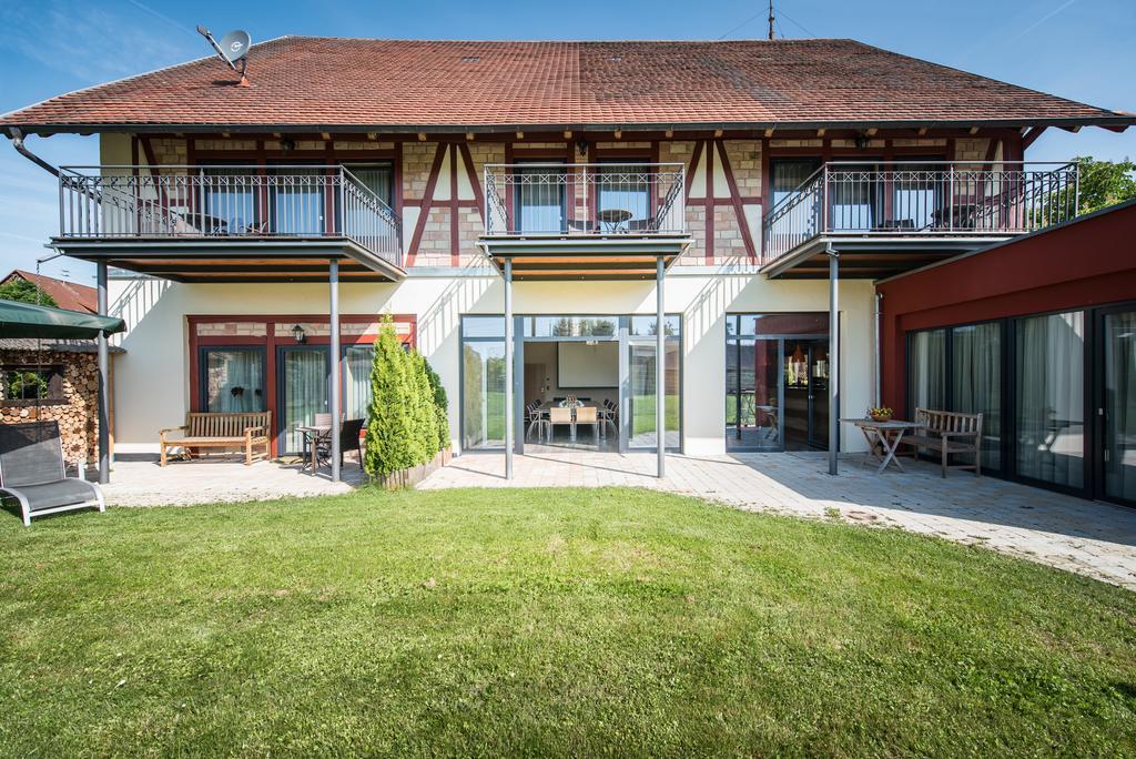 Landhotel Und Gasthof Hirsch Huettenreute Hoßkirch Exteriör bild